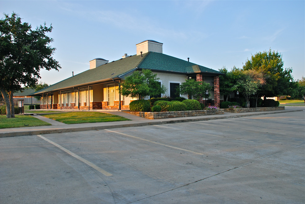 Fox Hollow Townhomes 